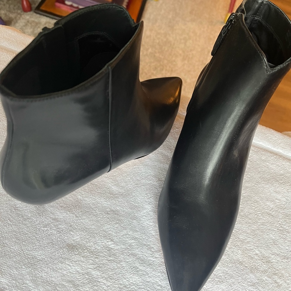 Cole Haan kitten heel booties. Black Size 8.5. New condition.